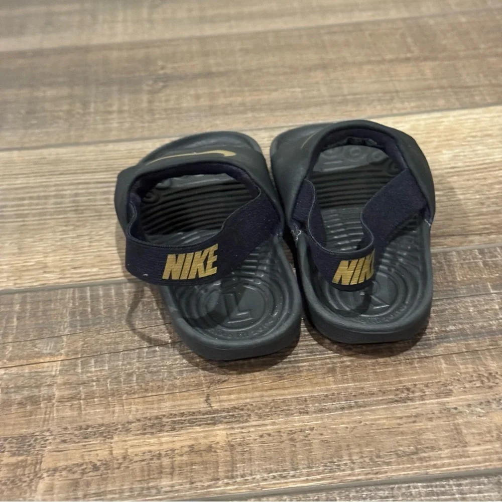 Nike Kids Kawa Slide Sandal Shoes Toddler Black Gold Size 9C